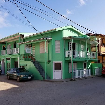 Elvira'S Guest House San Ignacio Exterior photo